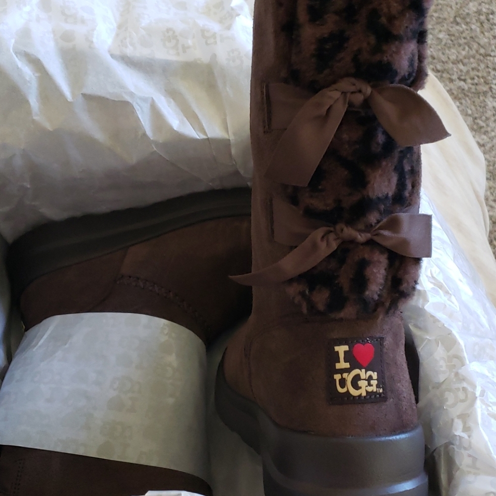 UGG I HEART KNOTTY KNOTTY BOOTS